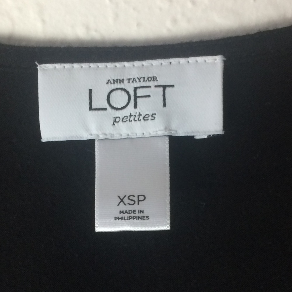 *Loft Petite Top XS - Picture 2 of 5